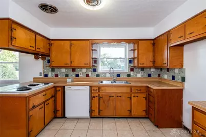 303 E Whittier Avenue, Fairborn, OH 45324 - Photo 14