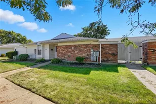 5904 Troy Villa Blvd, Dayton, OH 45424 - Photo 2