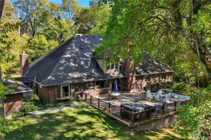 1211 Runnymede Ln, Oakwood, OH 45419 - Photo 2