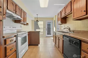 6046 N Quinella Way, Dayton, OH 45459 - Photo 14