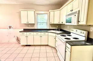 2010 Gipsy Dr, Dayton, OH 45414 - Photo 6