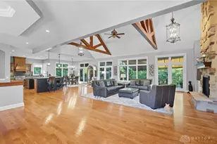 985 Gardenwood Pl, Centerville, OH 45458 - Photo 8