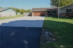 96 Eastwood Dr, Bethel Twp, OH 45504 - Photo 4