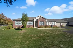 1573 Watermark Ct, Miamisburg, OH 45342 - Photo 2
