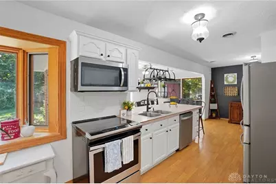 100 E Thruston Boulevard, Oakwood, OH 45409 - Photo 4