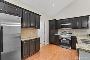 4704 Cobblestone Dr, Tipp City, OH 45371 - Photo 4