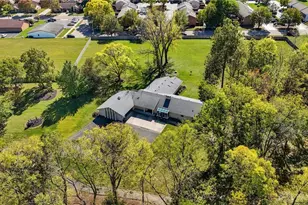 573 Arlington Rd, Brookville, OH 45309 - Photo 2