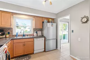 322 Cole Dr, Wapakoneta, OH 45895 - Photo 6