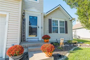 31 McCullough Dr, Springboro, OH 45066 - Photo 2