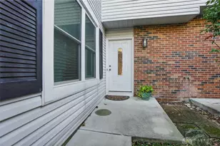 2542 Valais Ct, Dayton, OH 45458 - Photo 2