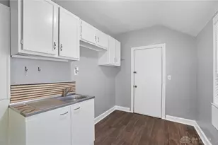 240 E College, Springfield, OH 45503 - Photo 16