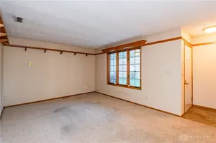 6686 Oakwood Ln, Dayton, OH 45424 - Photo 6