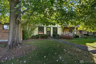 826 Pine Needles Dr, Dayton, OH 45458 - Photo 2