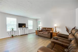 316 Warm Springs Dr, Fairborn, OH 45324 - Photo 6