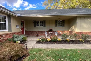 1811 Greenbriar Dr, Troy, OH 45373 - Photo 2