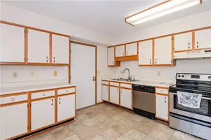 6936 Willow Tree Ln, Dayton, OH 45424 - Photo 12