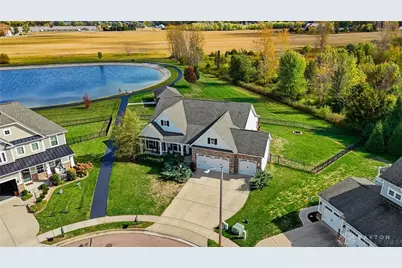 3318 Heatherstone Drive, Troy, OH 45373 - Photo 2