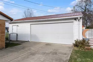 6596 Oak Hill Dr, Enon Vlg, OH 45323 - Photo 4