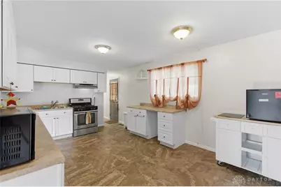 6596 Oak Hill Drive, Enon Vlg, OH 45323 - Photo 10