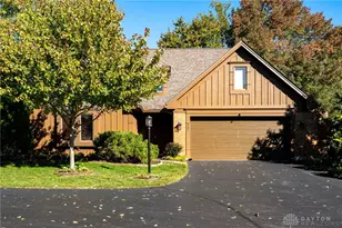 587 Cottingwood Ct, Dayton, OH 45429 - Photo 2