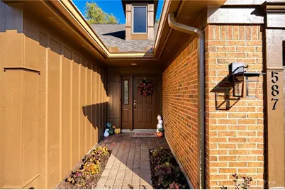 587 Cottingwood Court, Dayton, OH 45429 - Photo 4