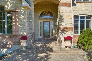 7491 Country Brook Ct, Springboro, OH 45066 - Photo 2