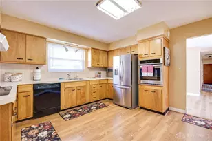 160 Ashford Dr, Washington Twp, OH 45459 - Photo 4