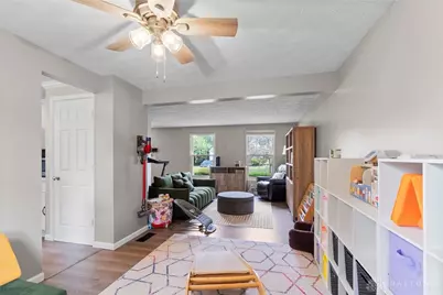 6427 Silver Pheasant Court, Dayton, OH 45424 - Photo 4