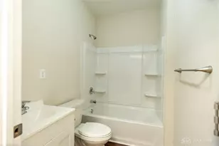 404 Baltimore St, Middletown, OH 45044 - Photo 2