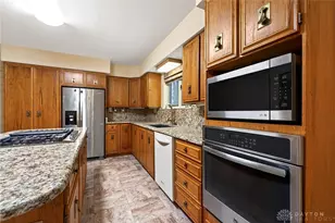 457 Merrick Dr, Beavercreek, OH 45434 - Photo 24