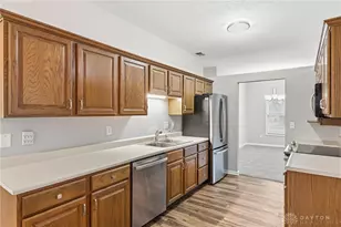 1734 Rosina Dr, Miamisburg, OH 45342 - Photo 10