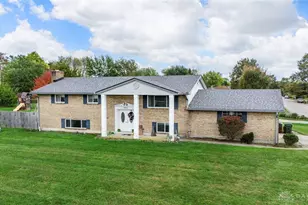 3653 Navara Dr, Beavercreek, OH 45431 - Photo 2