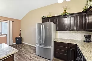 6042 Cinnamon Tree Ct, Englewood, OH 45322 - Photo 10