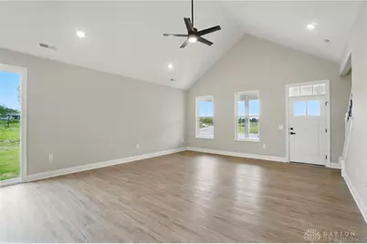 1505 Kingsgate, Springfield, OH 45502 - Photo 4