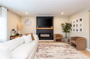 7026 Honeylocust St, Tipp City, OH 45371 - Photo 8