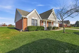 1708 New Castle Ln, Springfield, OH 45503 - Photo 2