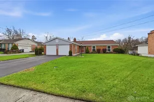 1923 Centerbrook Ct, Springfield Township, OH 45240 - Photo 4