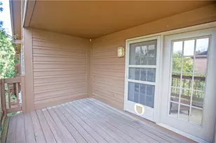 7035 Bluffs Dr, Washington Twp, OH 45459 - Photo 8