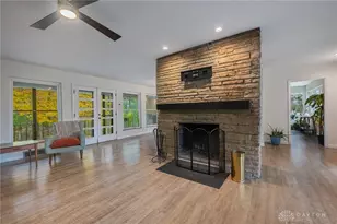 2050 William Ln, Dayton, OH 45429 - Photo 8