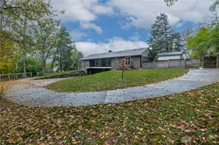 2050 William Ln, Dayton, OH 45429 - Photo 4