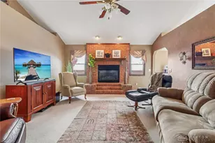 915 Winston Ln, Tipp City, OH 45371 - Photo 2