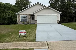 1033 Bunche Dr, Dayton, OH 45417 - Photo 2