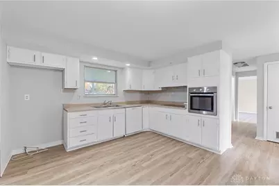 640 Hillcrest Drive, Fairborn, OH 45324 - Photo 10