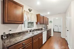 1230 Hemlock Dr, Fairborn, OH 45324 - Photo 8