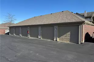 1756 Waterstone Blvd, Washington Twp, OH 45342 - Photo 4