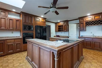 6524 Halberd Court, Washington Twp, OH 45459 - Photo 12