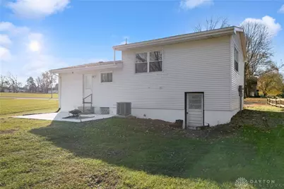 207 Ford Dr, Piqua, OH 45356 - Photo 6