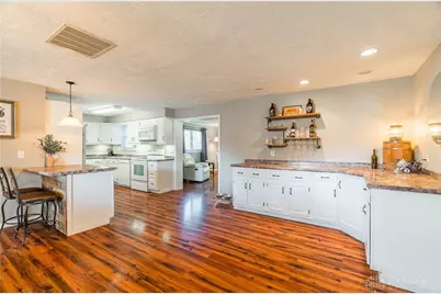 375 Coach Drive, Tipp City, OH 45371 - Photo 6