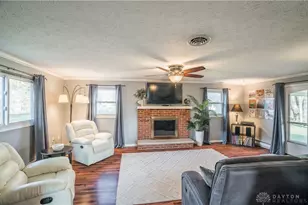 375 Coach Dr, Tipp City, OH 45371 - Photo 10