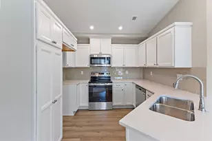 425 Pilot Point, Vandalia, OH 45377 - Photo 2